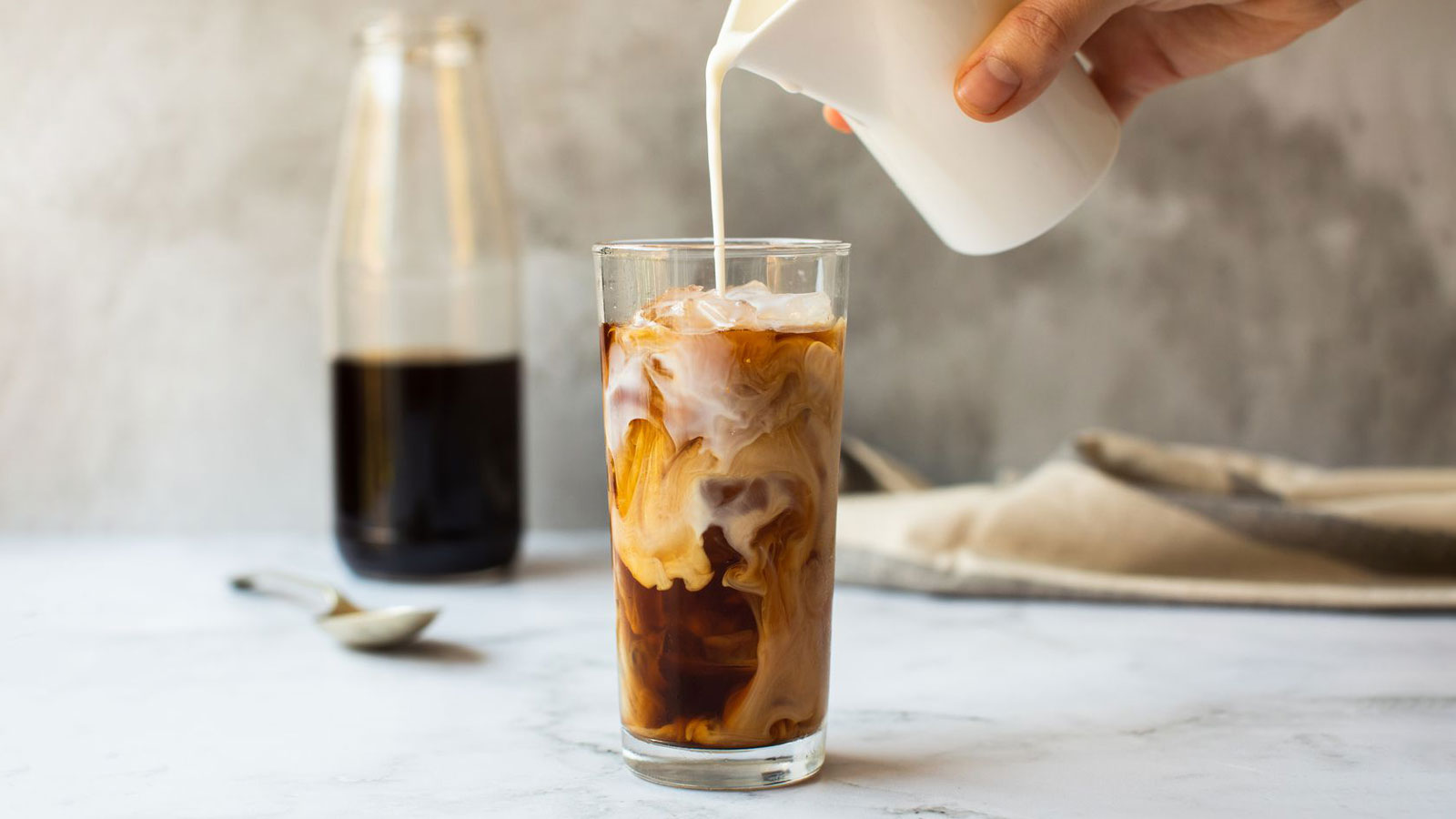 The Difference Between Cold Brew vs Iced Coffee