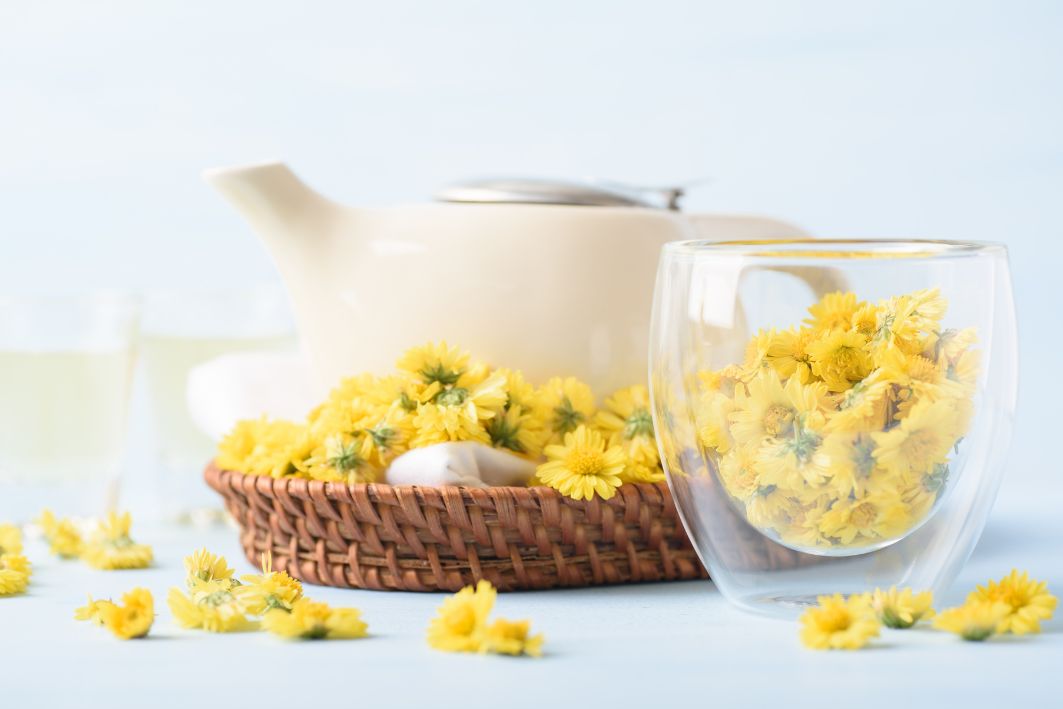 Chrysanthemum Tea - 10 Drinks That Help You Sleep Better You May Not Know