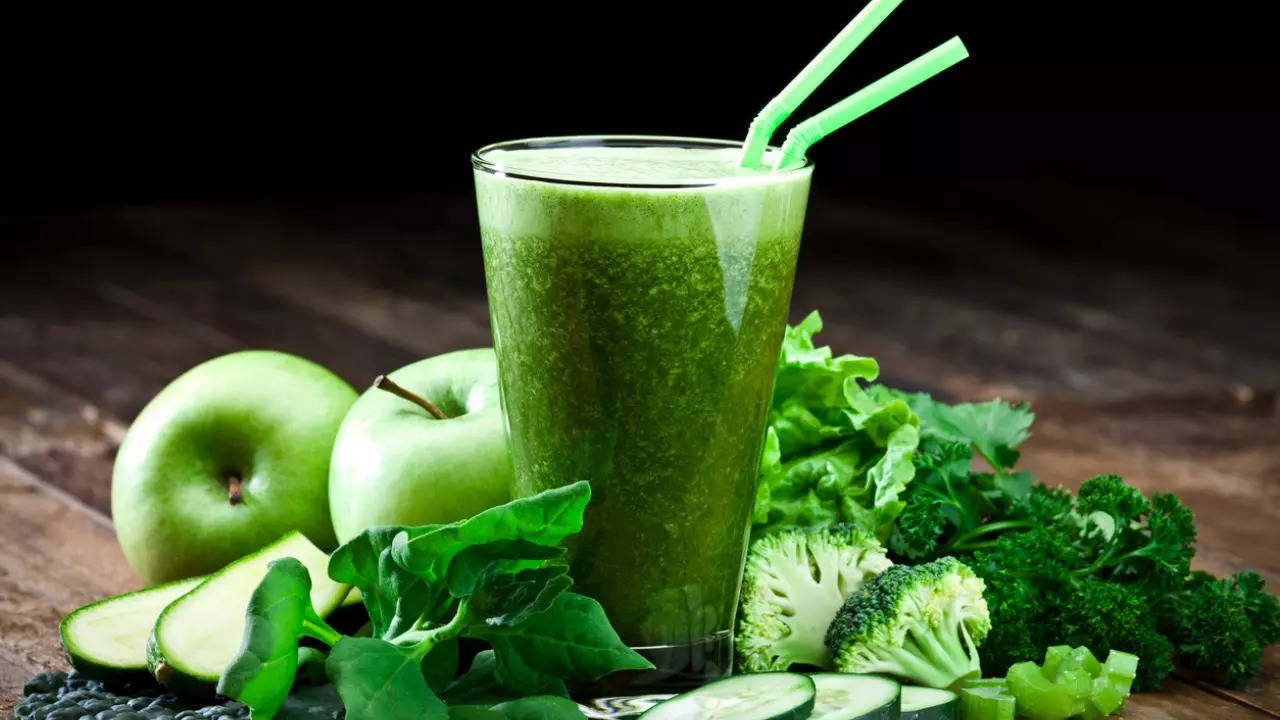 Apple juice drink with vegetable